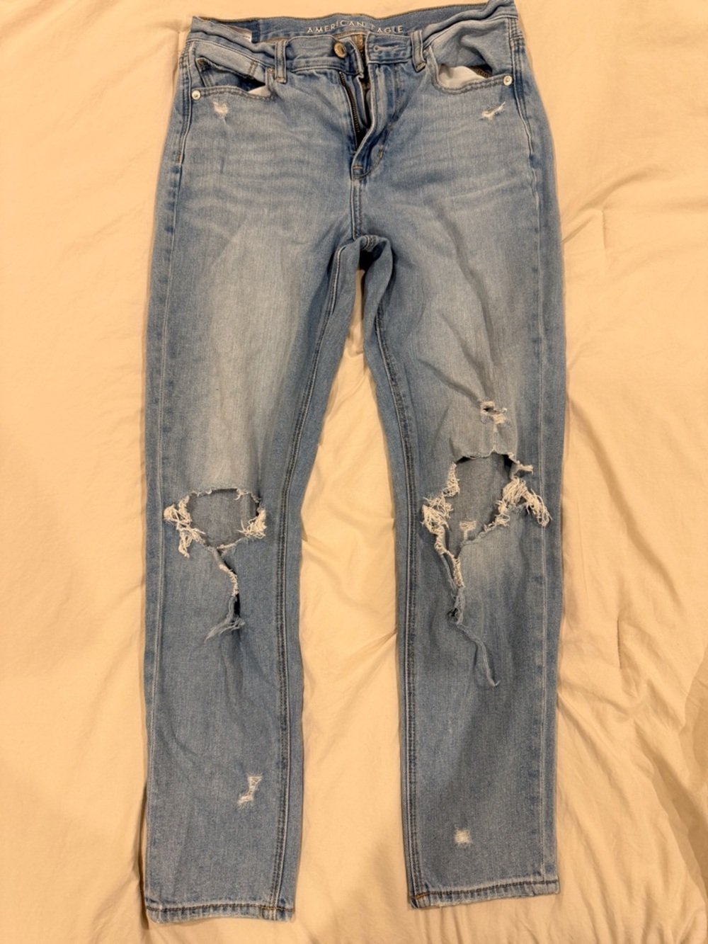 American Eagle Outfitters Light Blue Distressed Mom Jeans